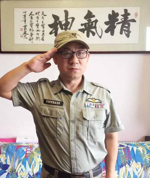 “爱你的人”制片人行军礼,代艾滋儿童求排片!